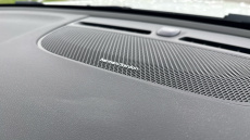 Volvo XC40 2.0 B4P Ultimate Dark 5dr Auto Petrol Estate